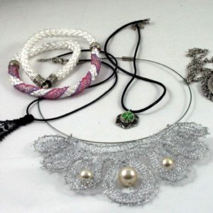 Collares